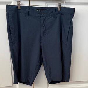 Travis Mathew Dark Blue Flat Front Golf Shorts 9” length 34 waist like new!